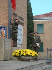 ISSA BANDIERA ALL'INTERNATO IGNOTO NOVEMBRE A PADOVA